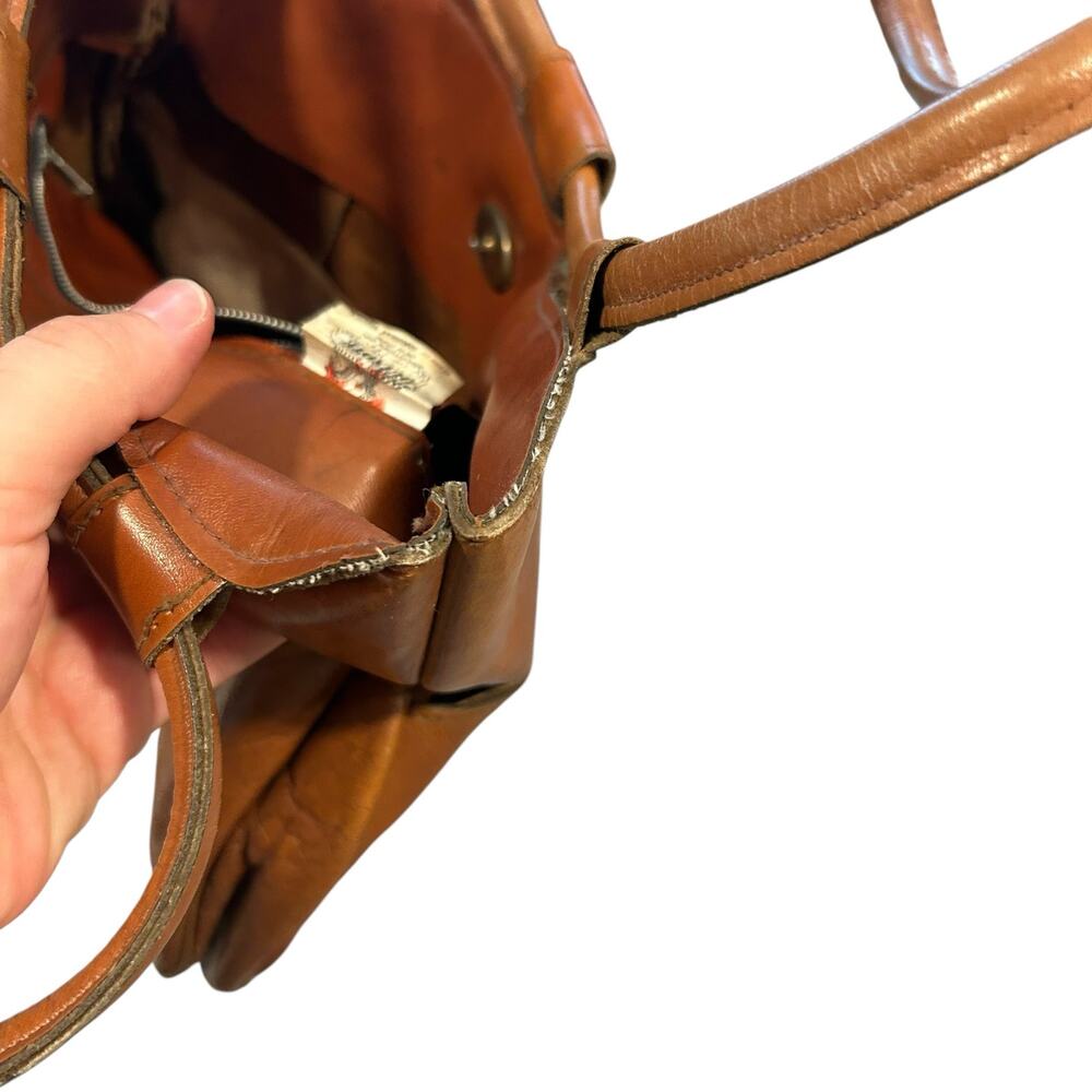 Vintage 80s Cognac Leather Hobo Shoulder Bag Whipstitch Heart Embroidery - Picture 11 of 16